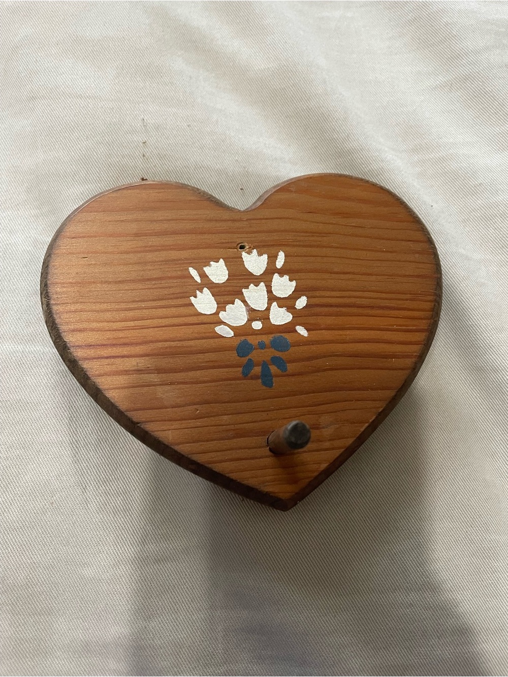 Decorative Heart shape wooden Key holder for wall